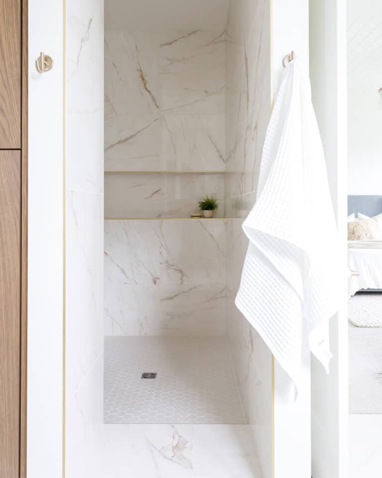 Large Tiles Combined With Small Hexagon Tiles