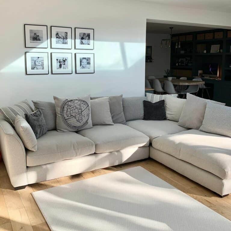 Monochrome Minimalism