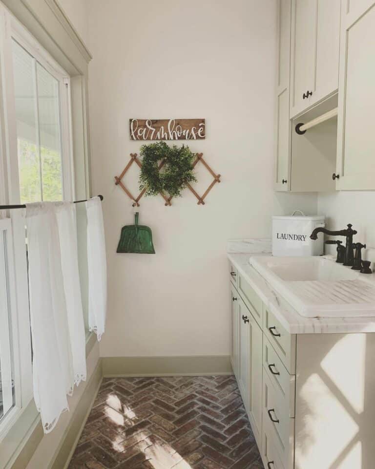 Fresh Farmhouse Laundry Room