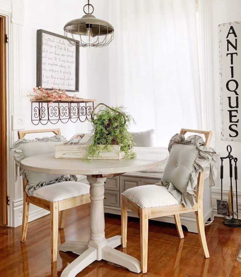 Carve An Antique Corner