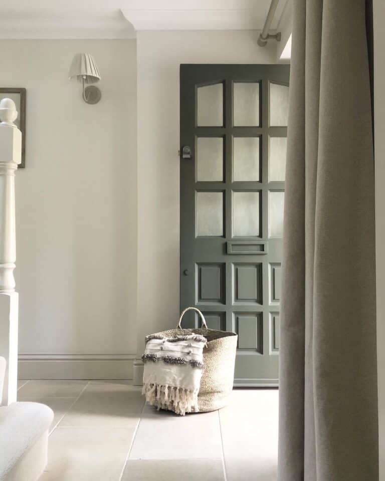 Serenity at the Door With Neutral Entryway Ideas