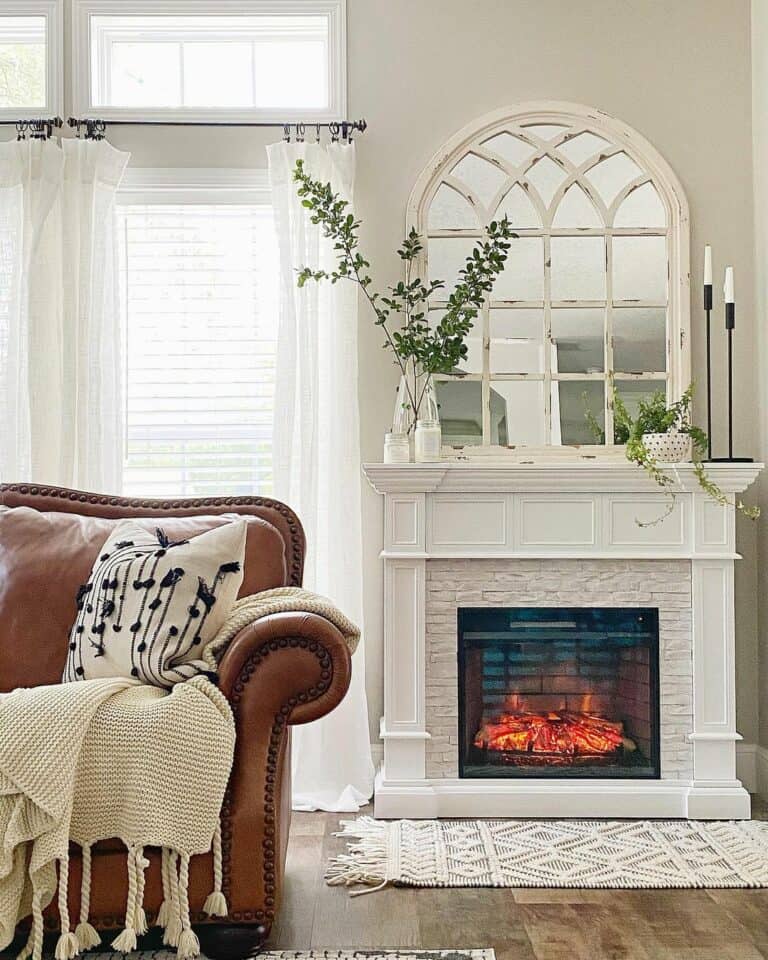 Farmhouse Glass Vase and Mirror Décor Inspiration