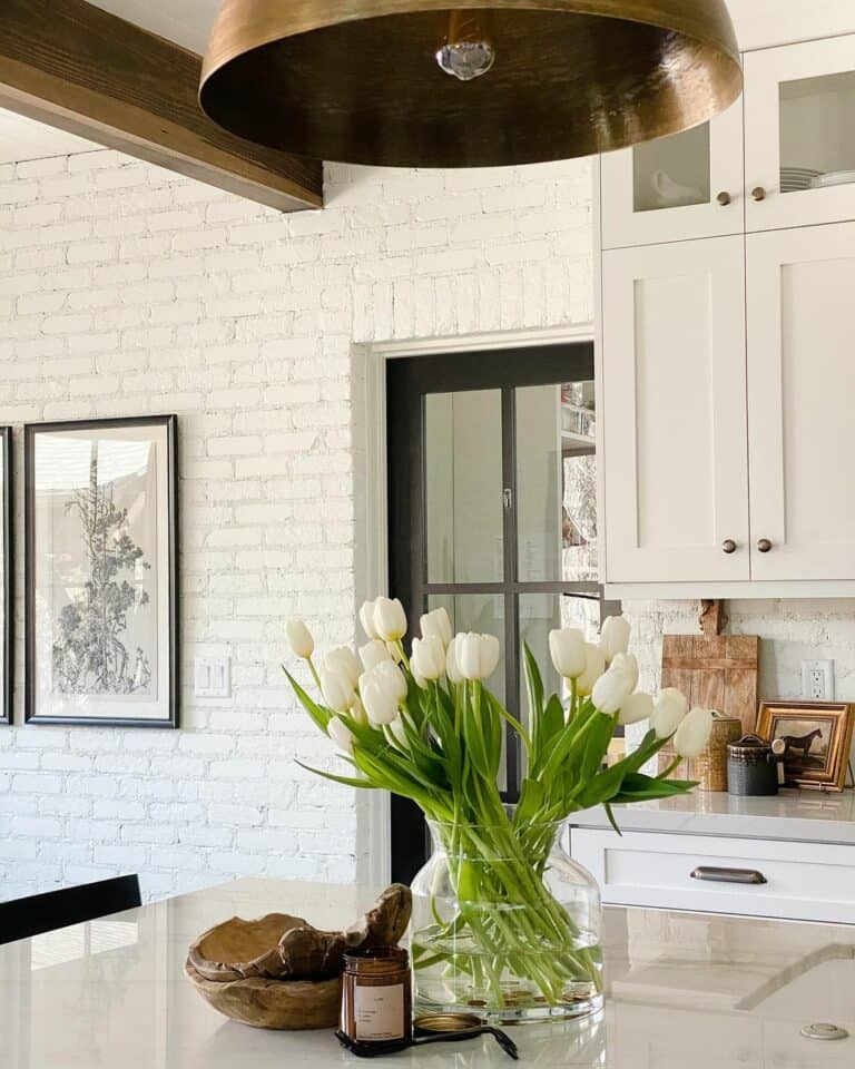 Clear Glass Vase Décor Ideas for Your Kitchen