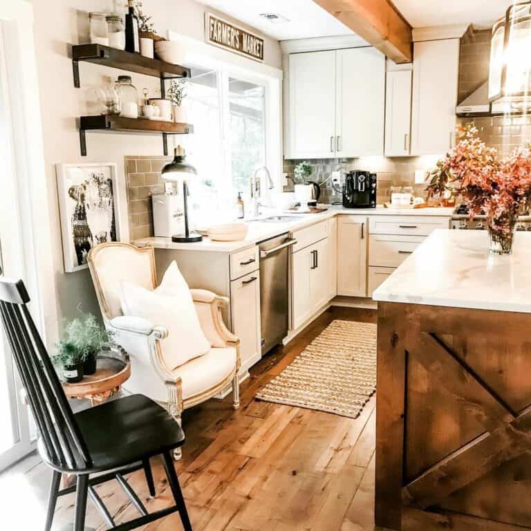 Wood Farmhouse Kitchen With Plant Décor