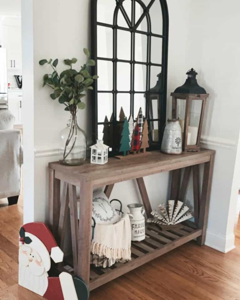 Entry Table Décor Ideas for Christmas
