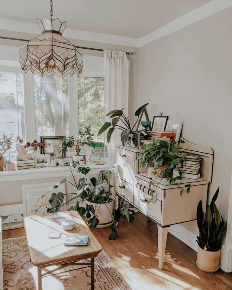 Botanical Bungalow Bay Window Décor