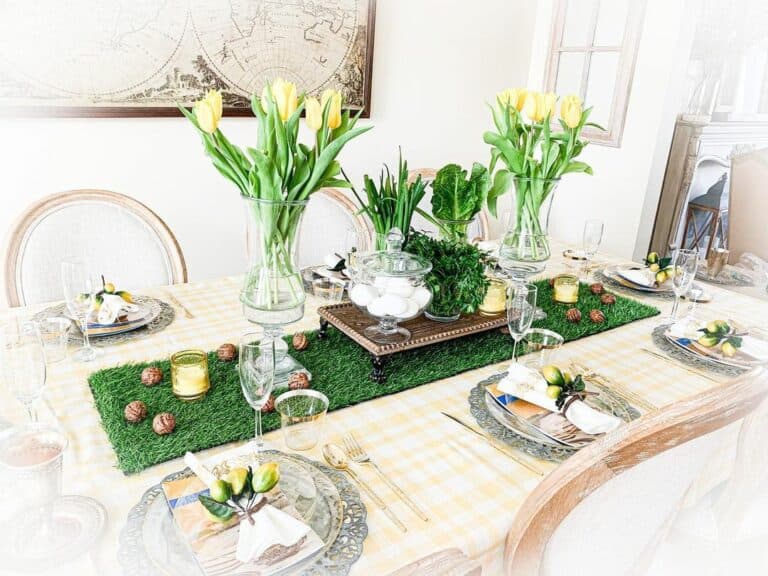 Table Runner Resembling Grass Displays Glass Vases