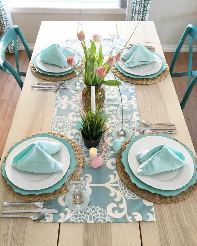 Fun and Colorful Tablescape Ideas