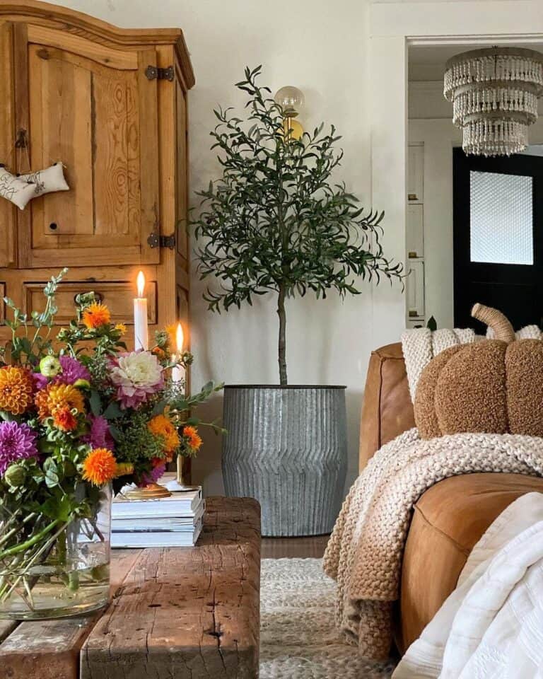 Wood Coffee Table with Autumn Décor
