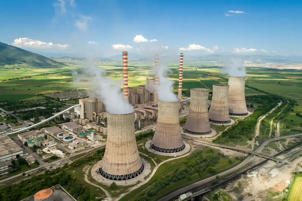 nuclear energy advantages and disadvantages
