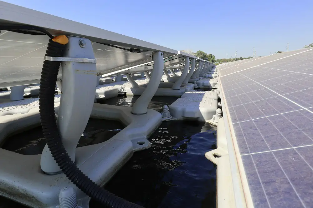 Floatovoltaics