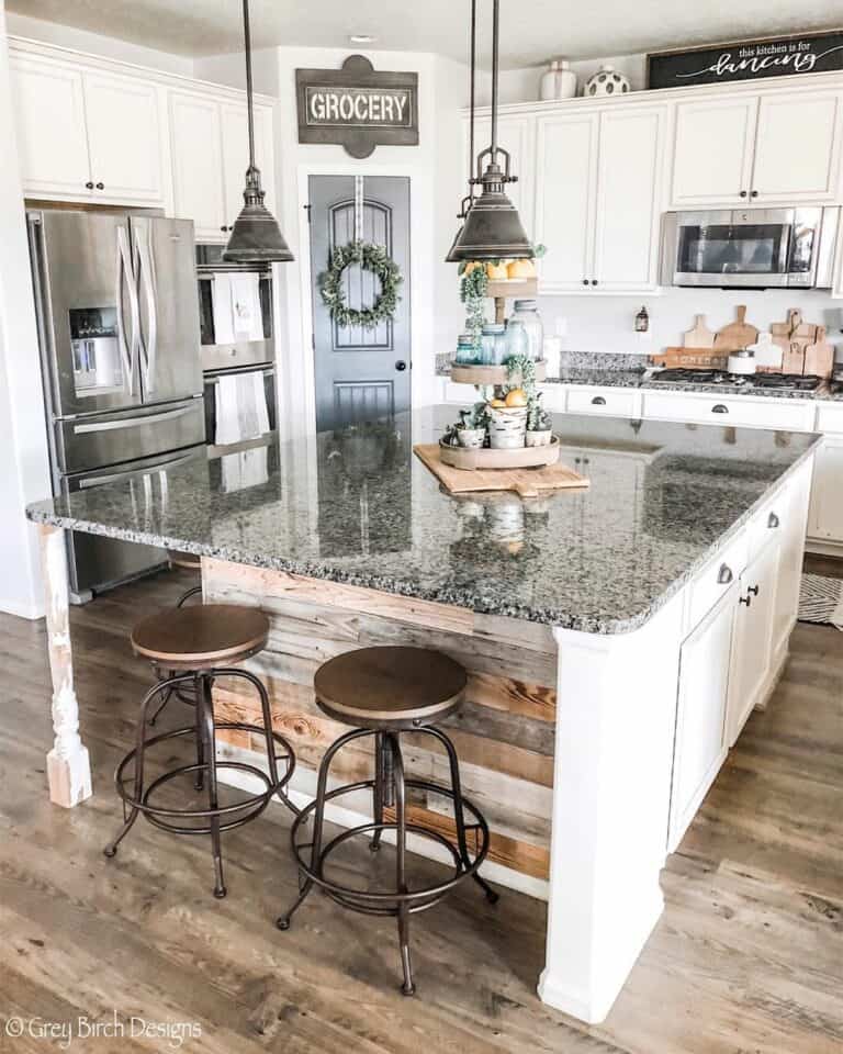 Farmhouse Chic in Neutral Kitchen