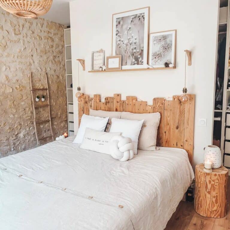 Shortened Pendants Hanging from Wooden Corbels