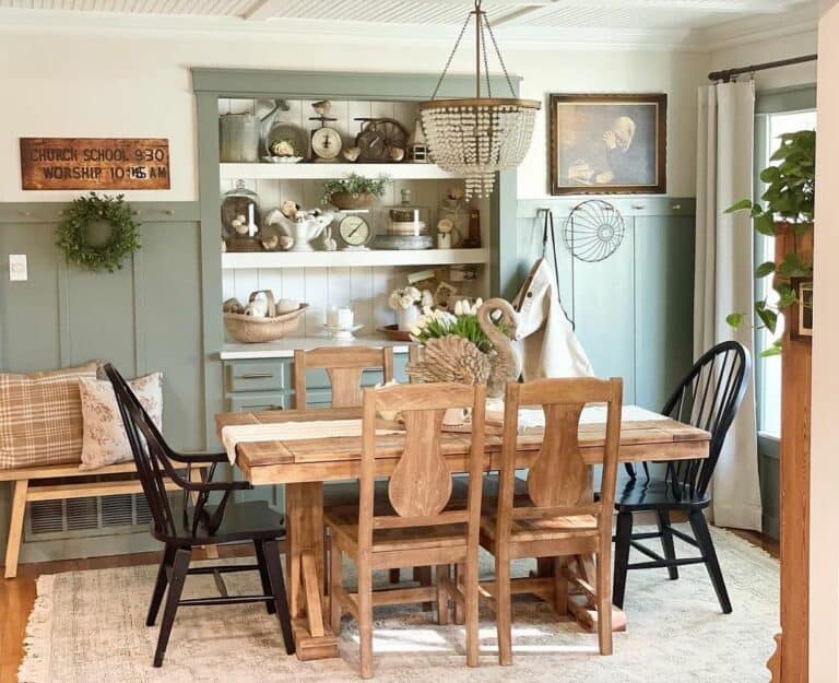 Alcove Used for Convenient Shelving