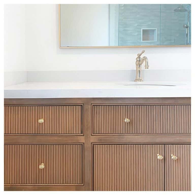 Reeded Cabinets Draw Attention to the Vanity