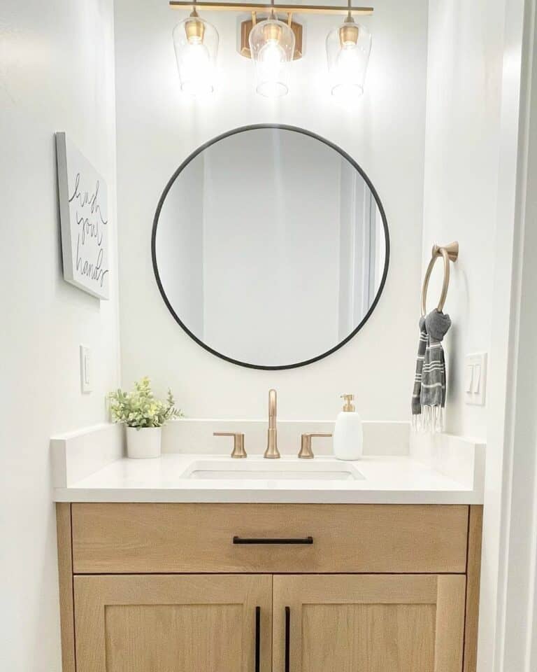 Modern Bathroom Alcove Decorated to Perfection