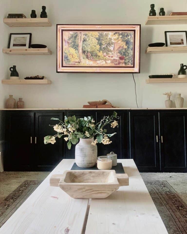 Artistic Wall Décor and Shaker Cabinets