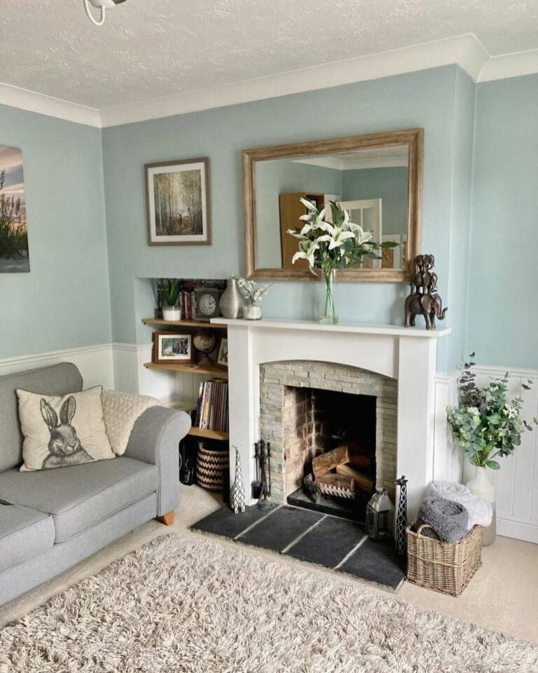 Décor Customized to the Living Room Shape