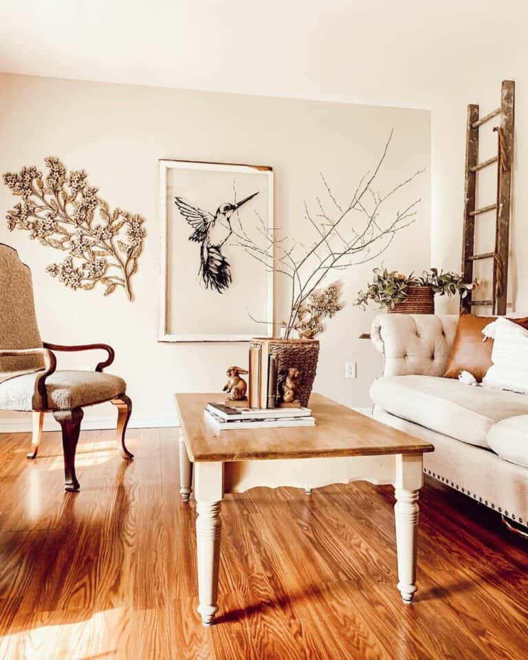 Delicate Décor Infusion in a Classic Living Room