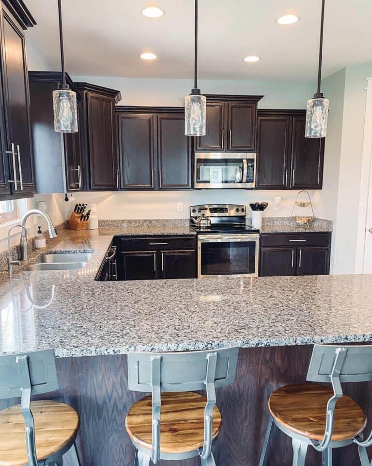 Monochrome Kitchen With Granite Countertop
