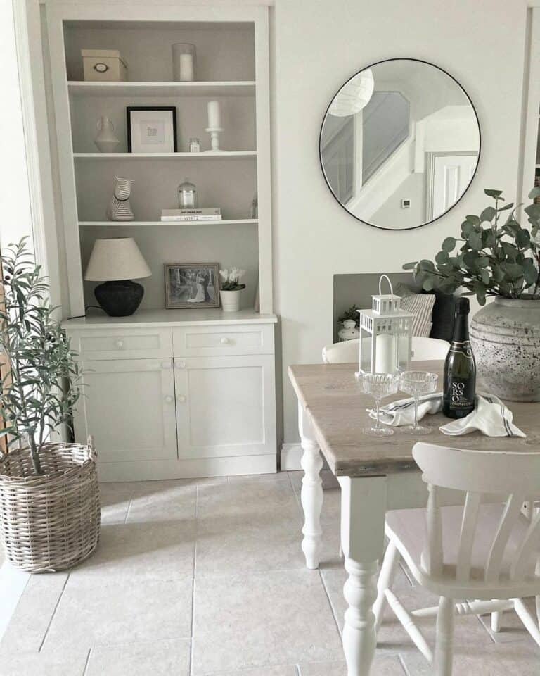 Modern Dining Room With Round Mirror