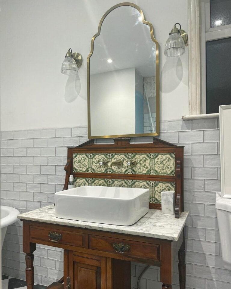 Upcycling Vintage Pieces for a Unique Look