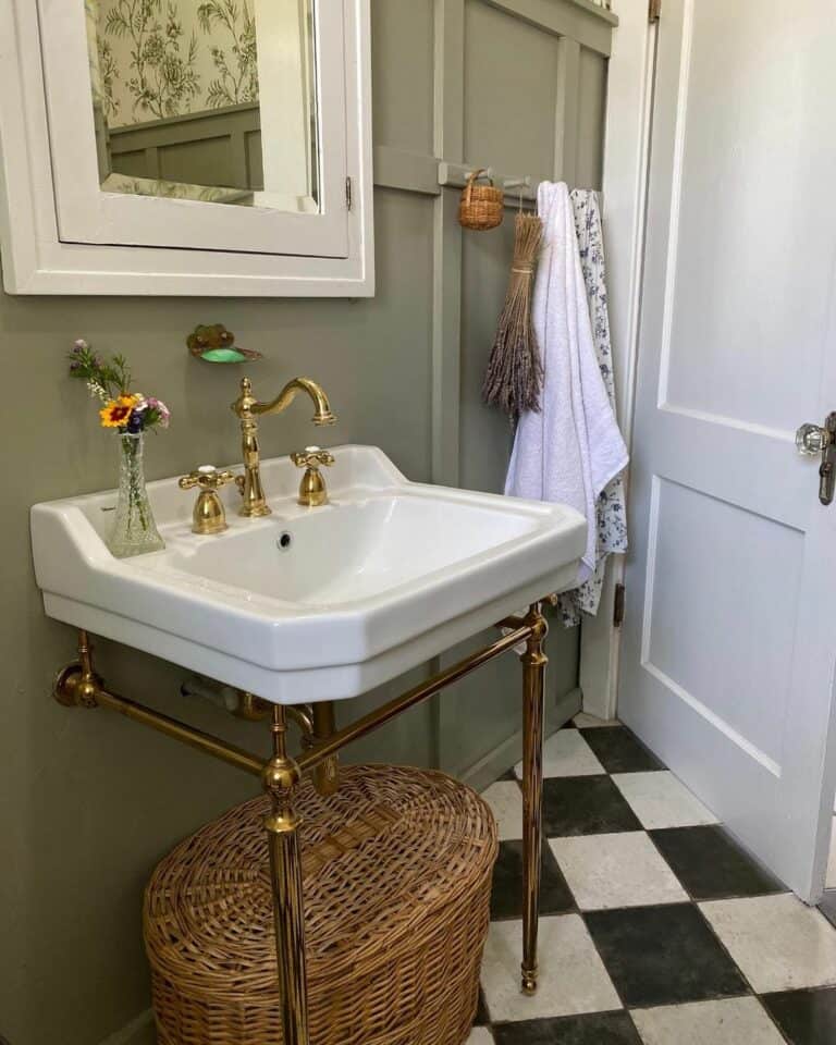 Vintage Bathroom With Retro Flooring