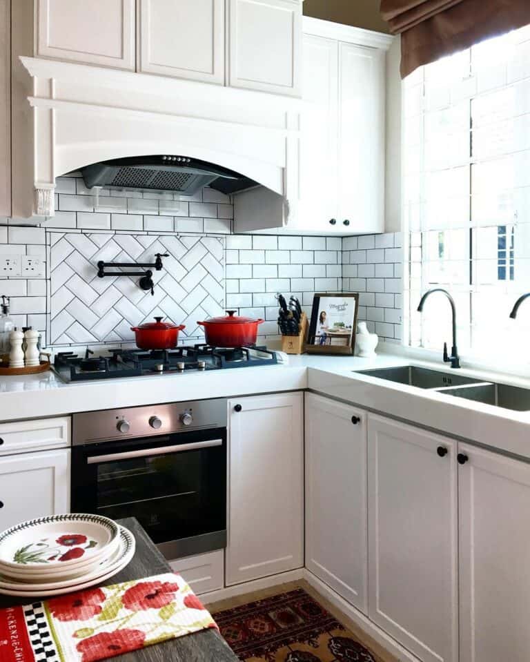 Farmhouse Kitchen With Patterned Rug
