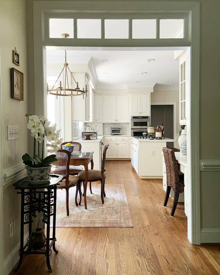 Transom Windows in Southern-style Home