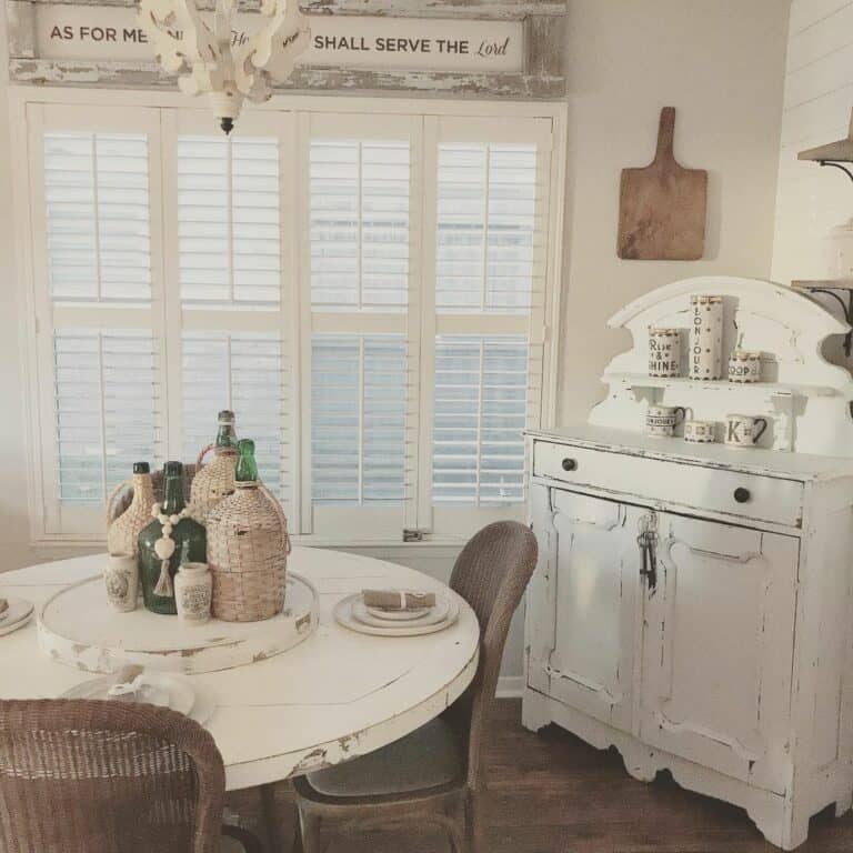 Rustic Dining Table Centerpieces With Cottage Influence