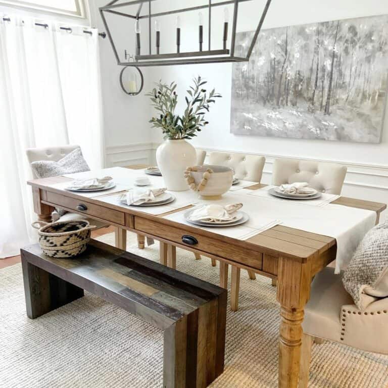 Off-white Farmhouse Tablescape