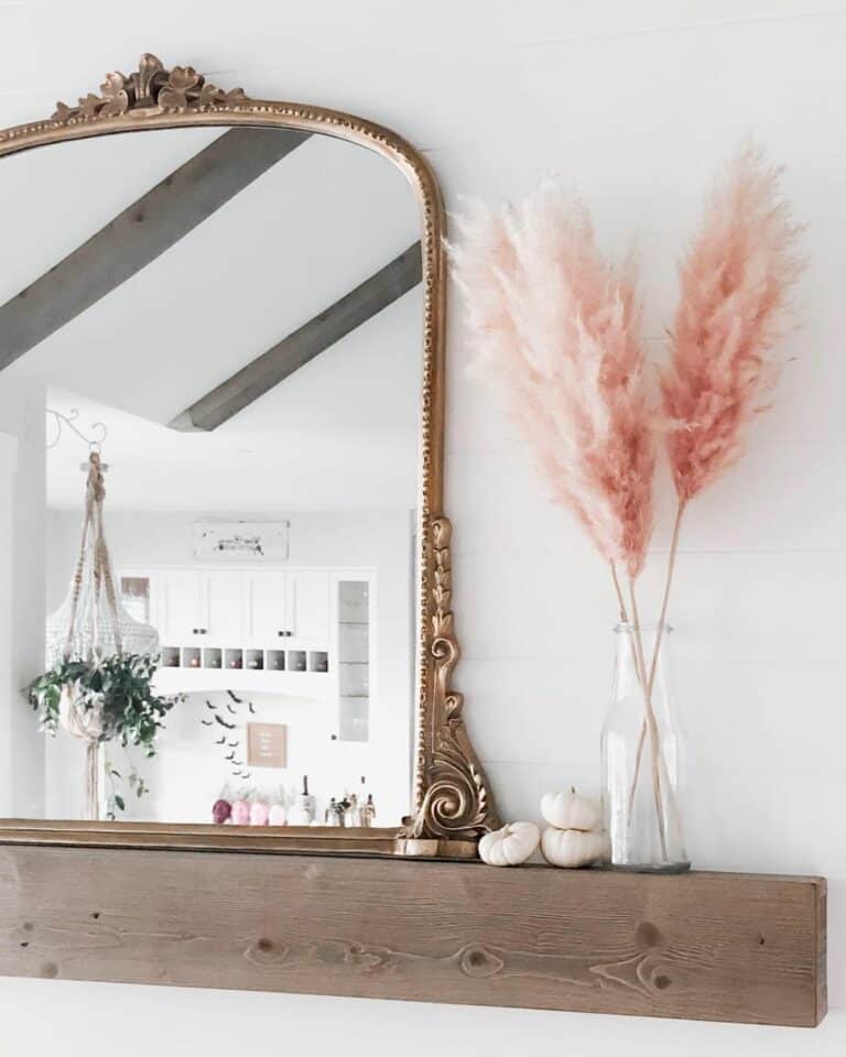 Shelf Décor With Pink Pampas Grass