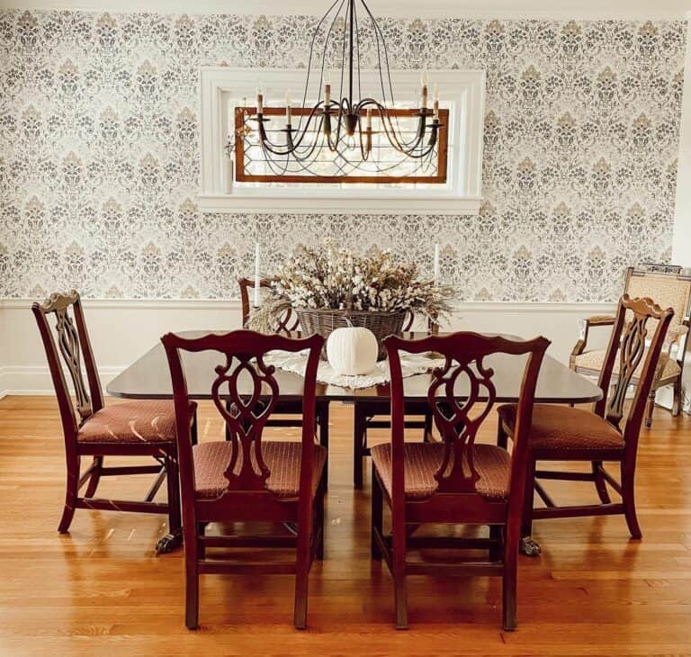 Vintage Cottage Décor