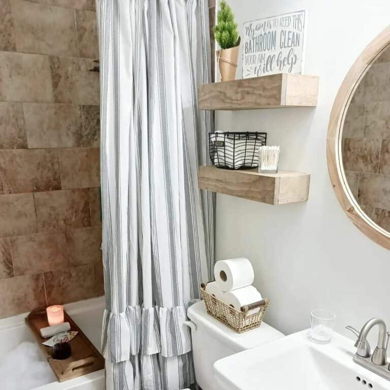 White Walls Display Bathroom Accessories