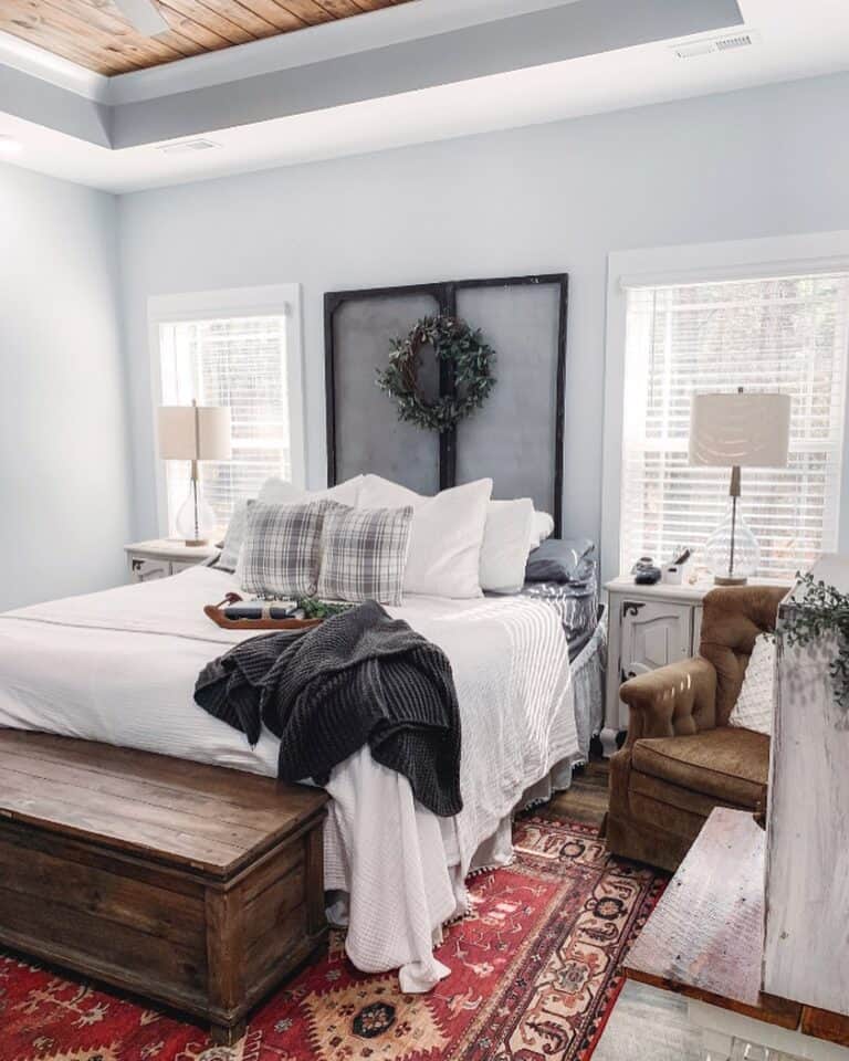 Black Screen Headboard in Modern Bedroom