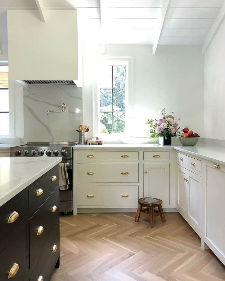 Black and White Modern Farmhouse Kitchen