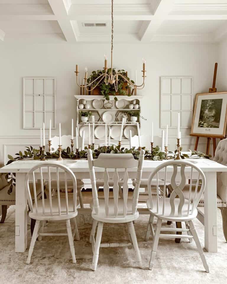 White Vintage Farmhouse Décor