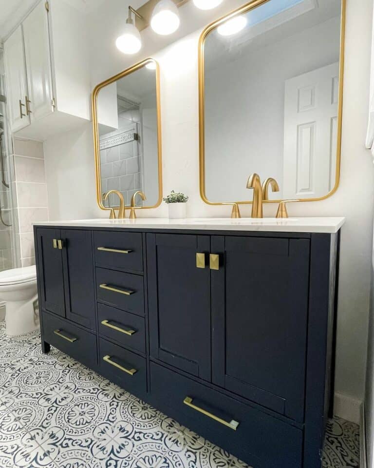 Glamorous Pairings of Black and Gold