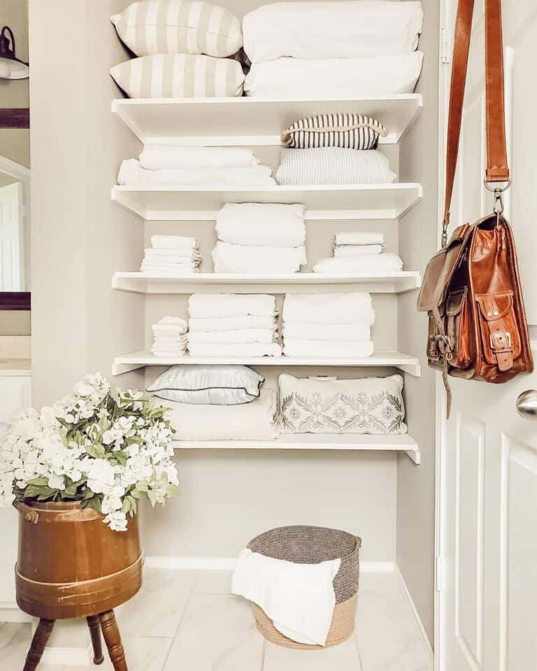 Minimalistic and Efficient Bathroom Organization