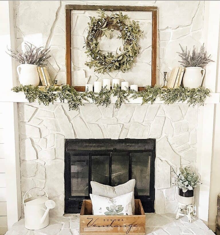Decorating With Old Books for Vintage Décor