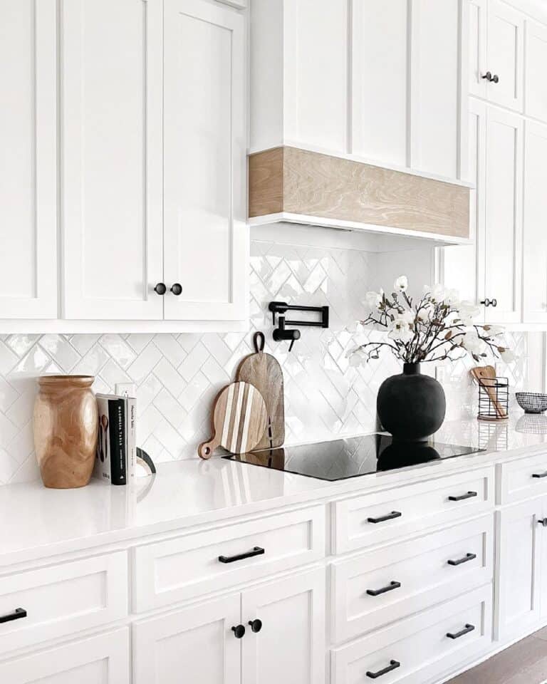 Wood and Black Decor for Kitchen