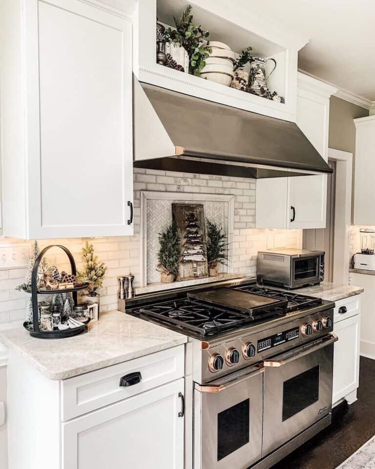 White Kitchen with Contrasting Black Pulls