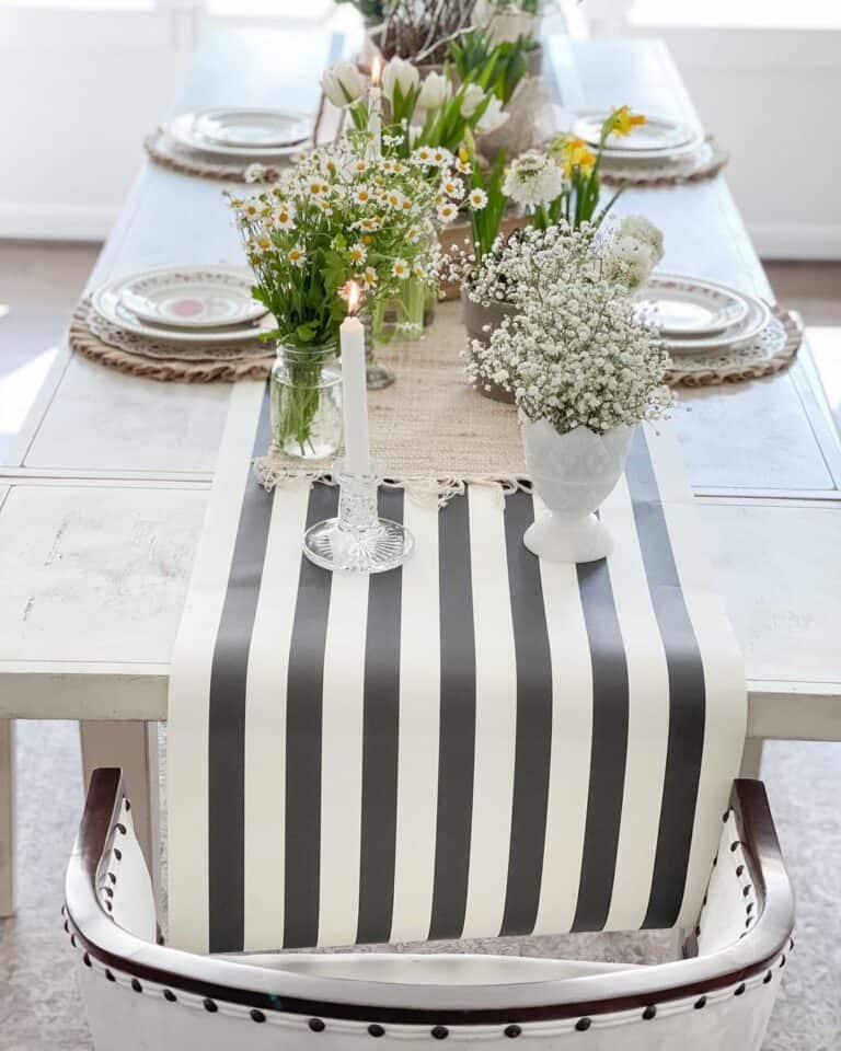 Black and White Modern Table Runner Ideas